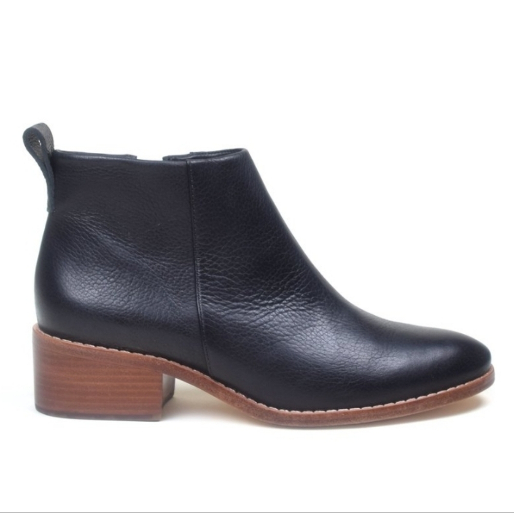 Ariana Bohling Blake Black Leather Side Zip Stacked Heel Booties Ankle Boots, 8